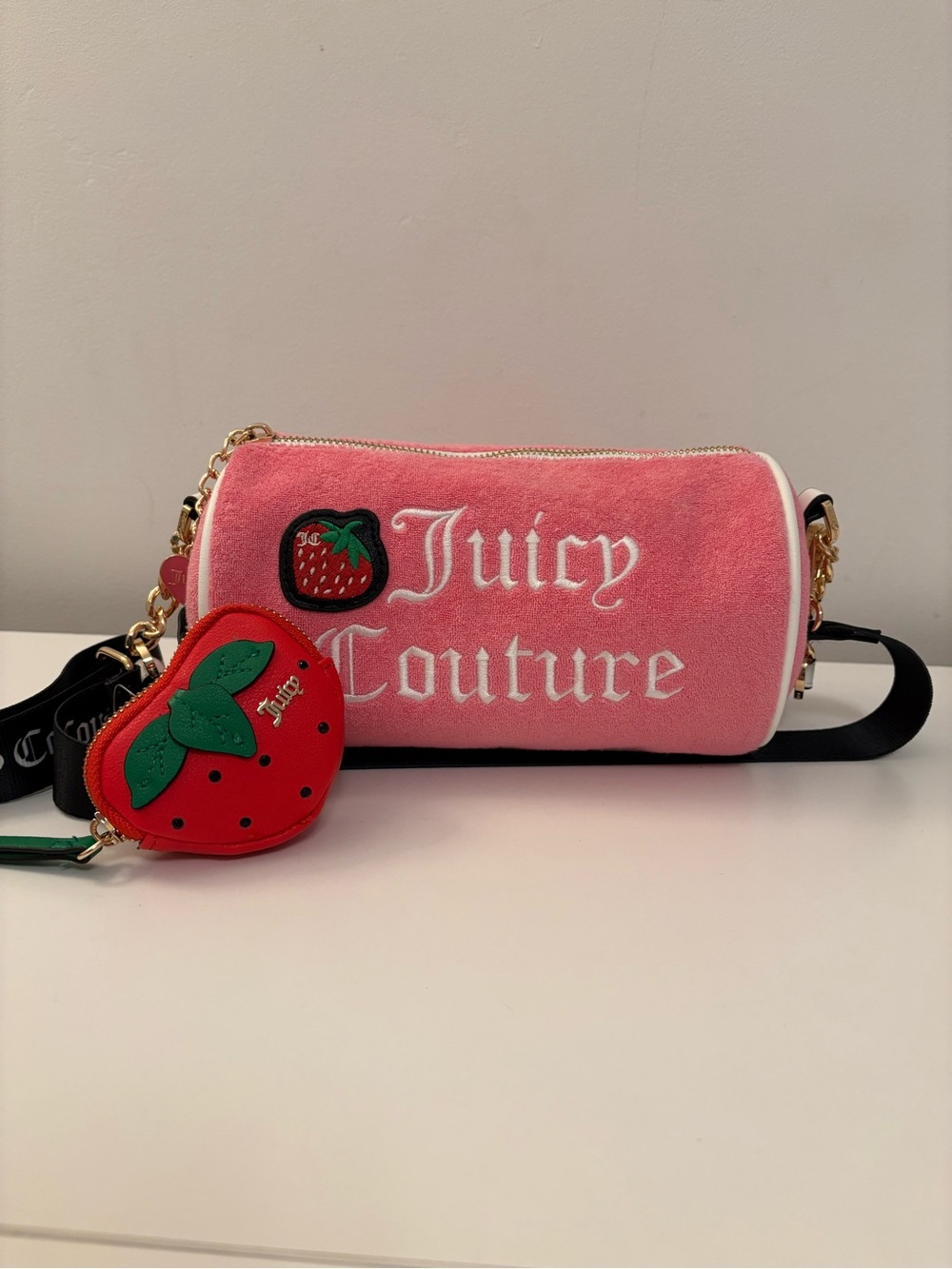 Juicy Couture 🍓NWOT🍓Pink Barrel Crossbody Bag with Strawberry Charm Pouch